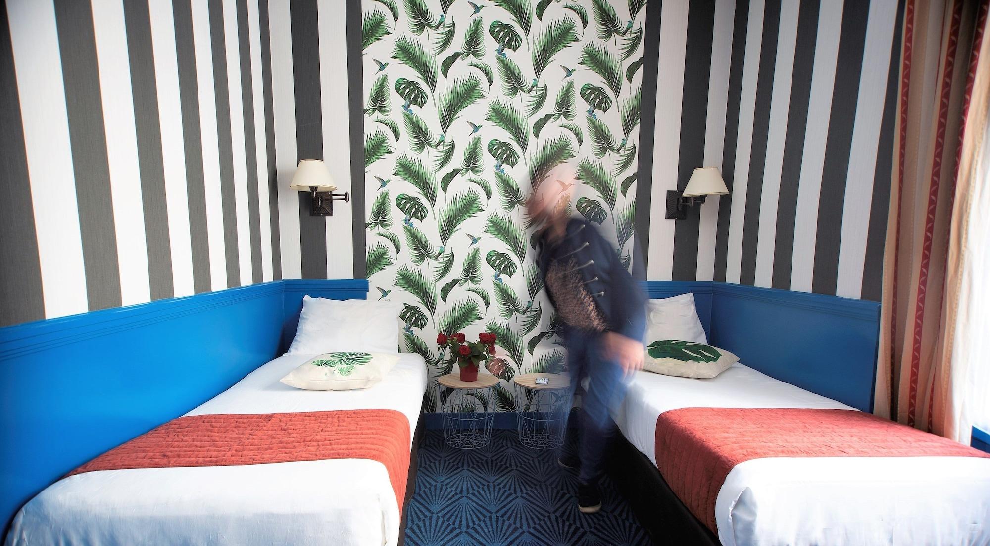 Hotel Du Theatre By Patrick Hayat Paris Luaran gambar